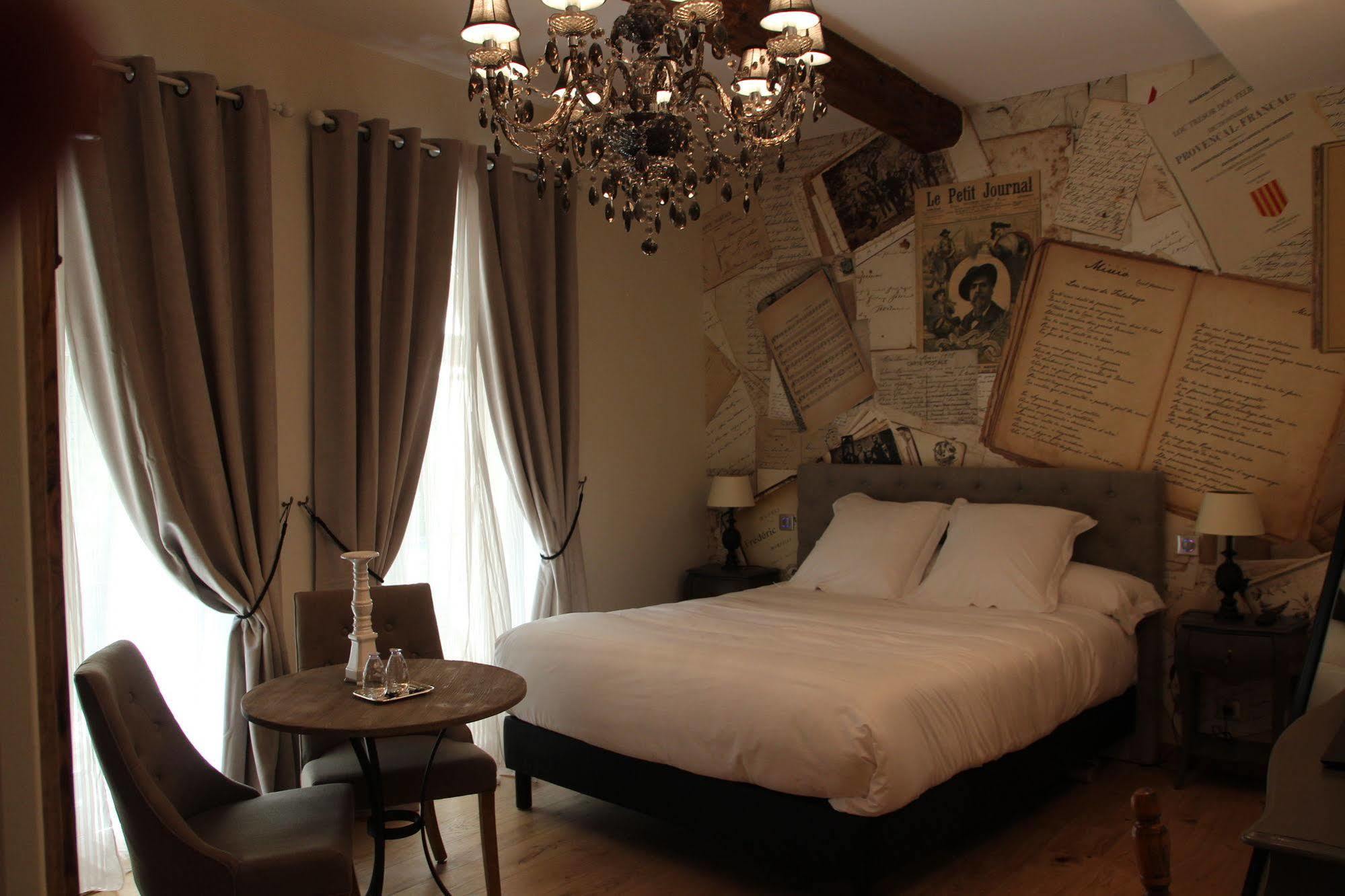 Maison D'Hotes Les Varietes Saint-Rémy-de-Provence Dış mekan fotoğraf